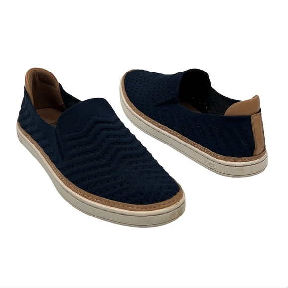 UGG Sammy Navy Rib Knit Leather Slip On Loafers Size 7 Women's - Picture 1 of 9